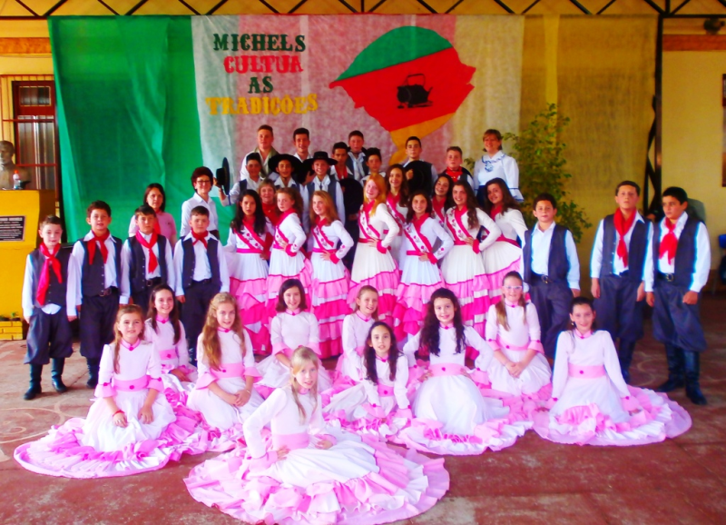 Abertura da Semana Farroupilha na Escola Michels